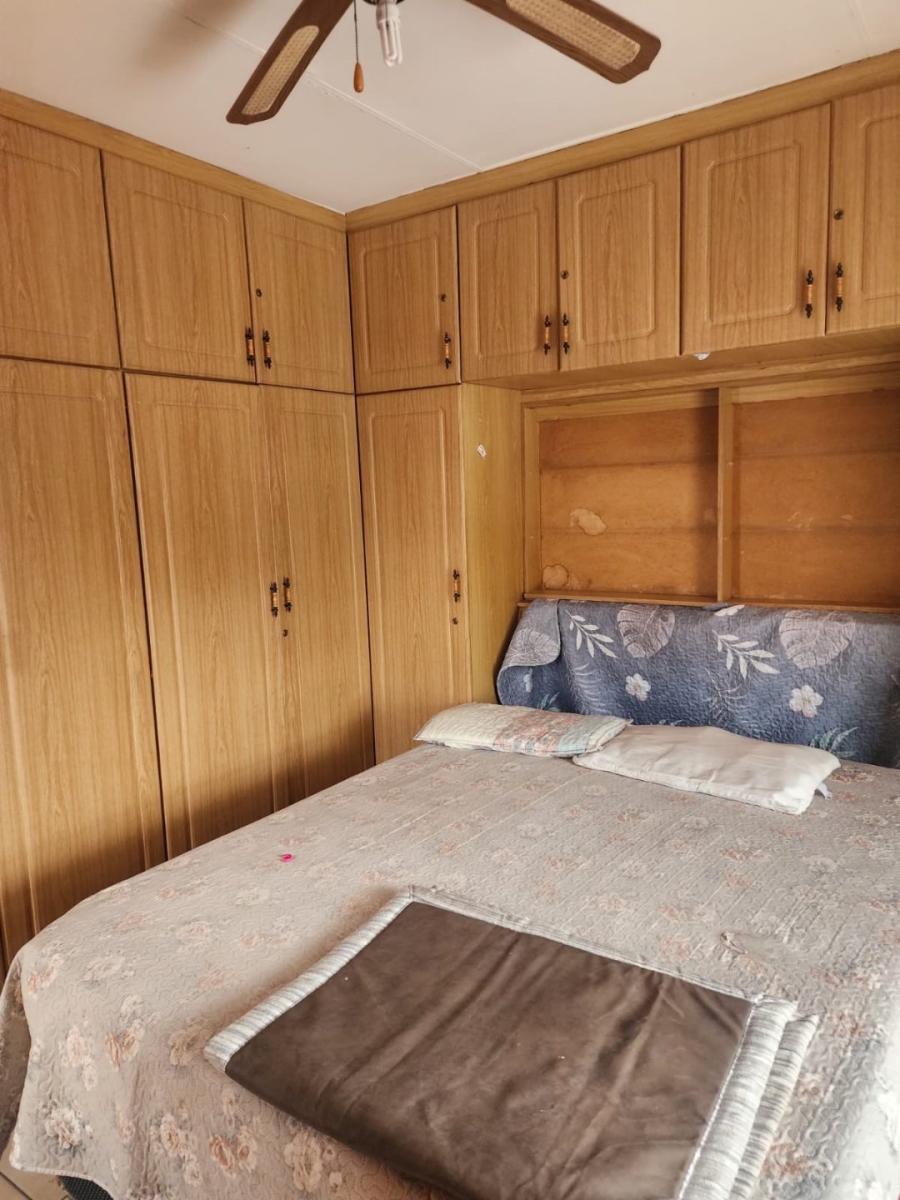 6 Bedroom Property for Sale in Manzil Park North West